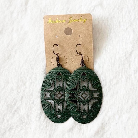Fashion Jewelry Jewelry - 5/$15 🩷 MUST BUNDLE NWT Green Geometric Oval Drop Earrings - Fashion Jewelry